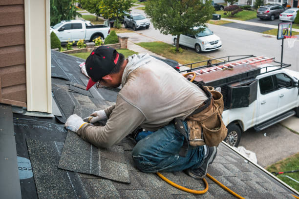 Professional Gutter Installation technician working in Oakland, OR